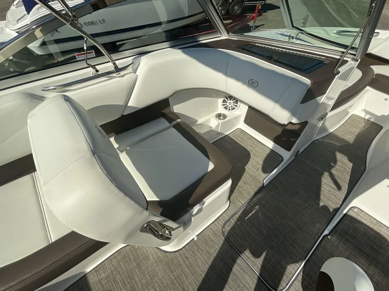 Slide: The Image of Cobalt 220S 2023 - 100