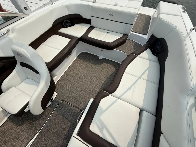 Slide: The Image of Cobalt 220S 2023 - 109