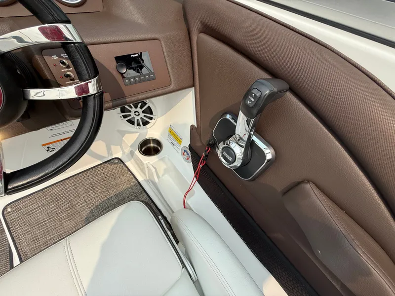 Slide: The Image of Cobalt 220S 2023 - 113