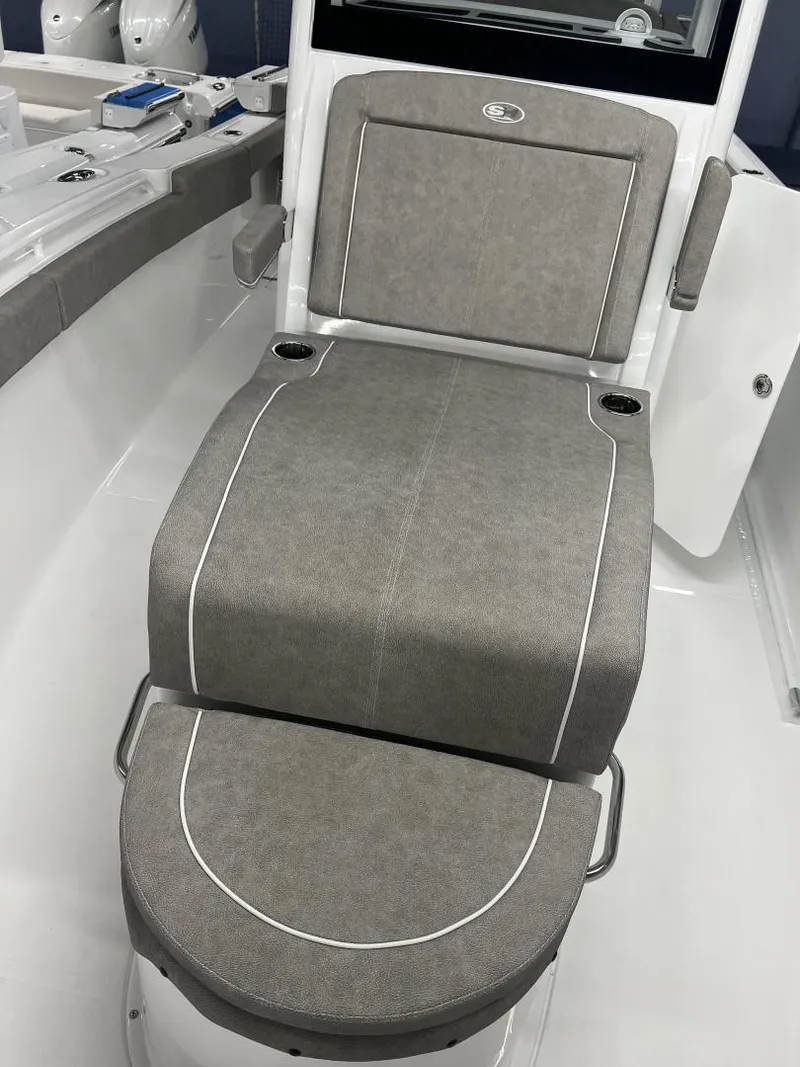 Slide: The Image of Sea Hunt Gamefish 28 Coffin Box 2025 - 11