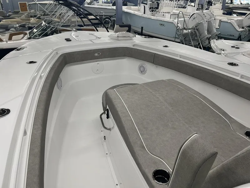 Slide: The Image of Sea Hunt Gamefish 28 Coffin Box 2025 - 12