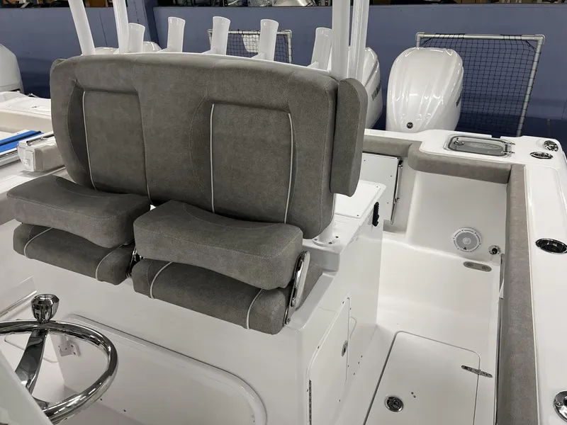 Slide: The Image of Sea Hunt Gamefish 28 Coffin Box 2025 - 15