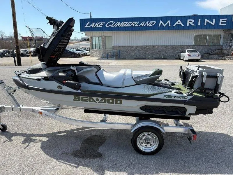 Slide: The Image of Sea-Doo FishPro Apex 300 w/ Sound 2025 - 14