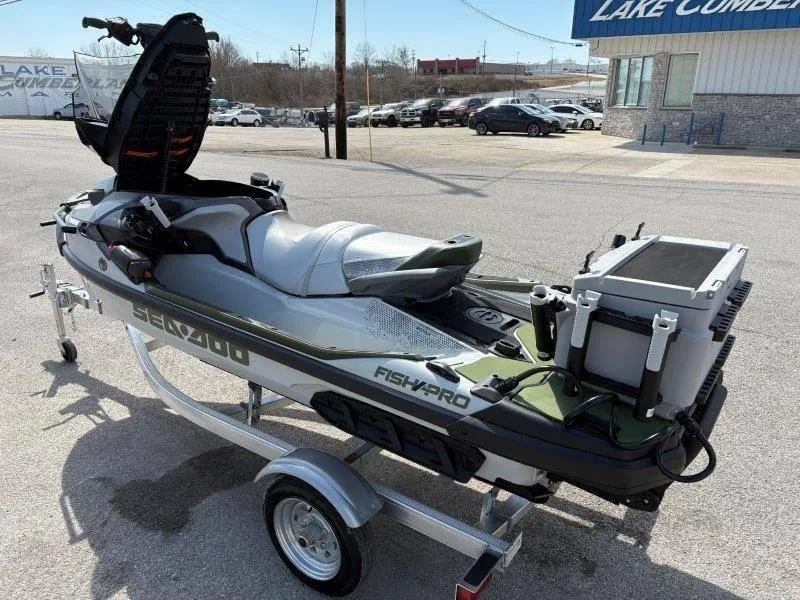 Slide: The Image of Sea-Doo FishPro Apex 300 w/ Sound 2025 - 21