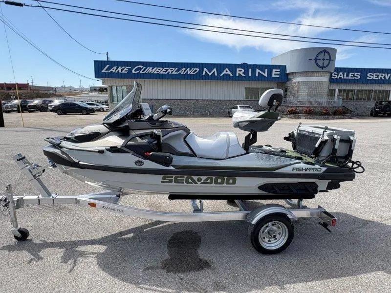 Slide: The Image of Sea-Doo FishPro Apex 300 w/ Sound 2025 - 22