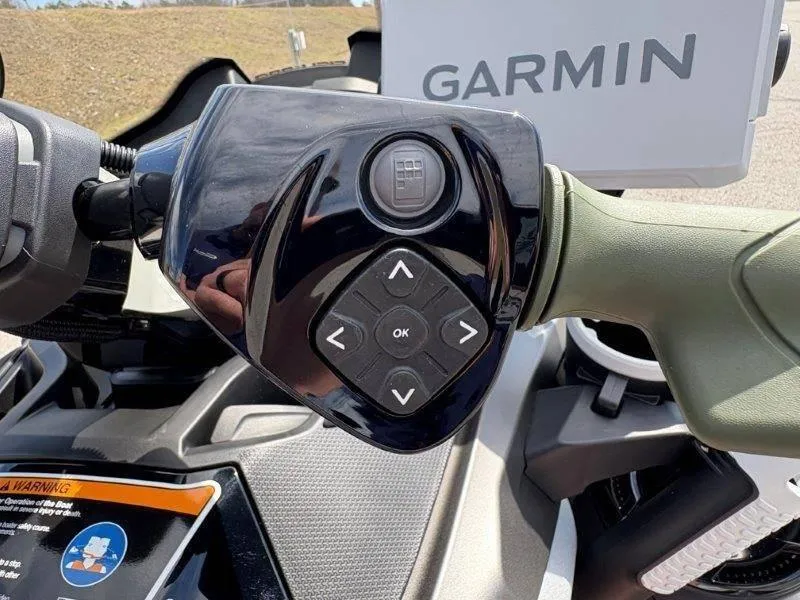 Slide: The Image of Sea-Doo FishPro Apex 300 w/ Sound 2025 - 30