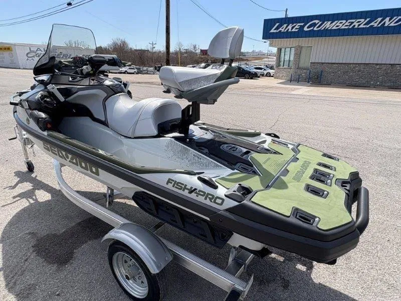 Slide: The Image of Sea-Doo FishPro Apex 300 w/ Sound 2025 - 34