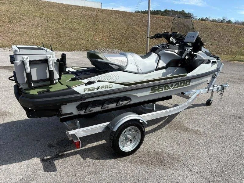 Slide: The Image of Sea-Doo FishPro Apex 300 w/ Sound 2025 - 4