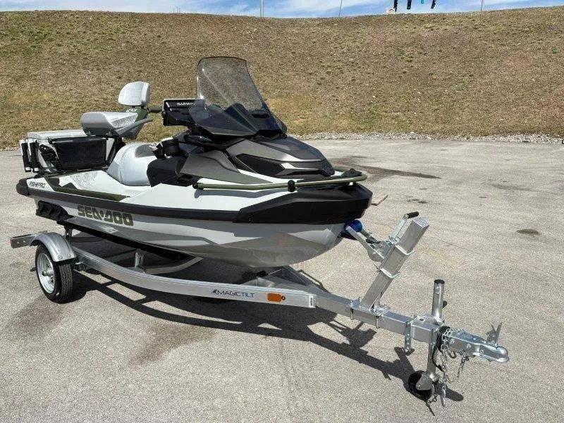 Slide: The Image of Sea-Doo FishPro Apex 300 w/ Sound 2025 - 48