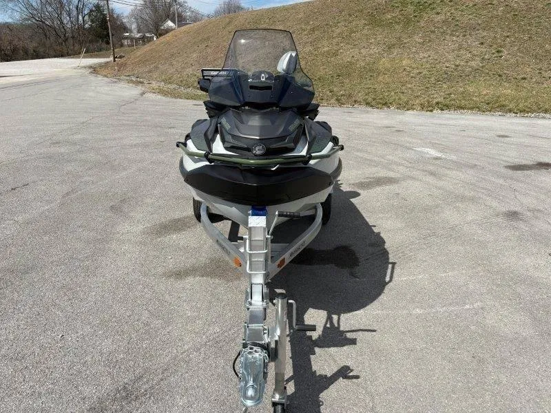 Slide: The Image of Sea-Doo FishPro Apex 300 w/ Sound 2025 - 50