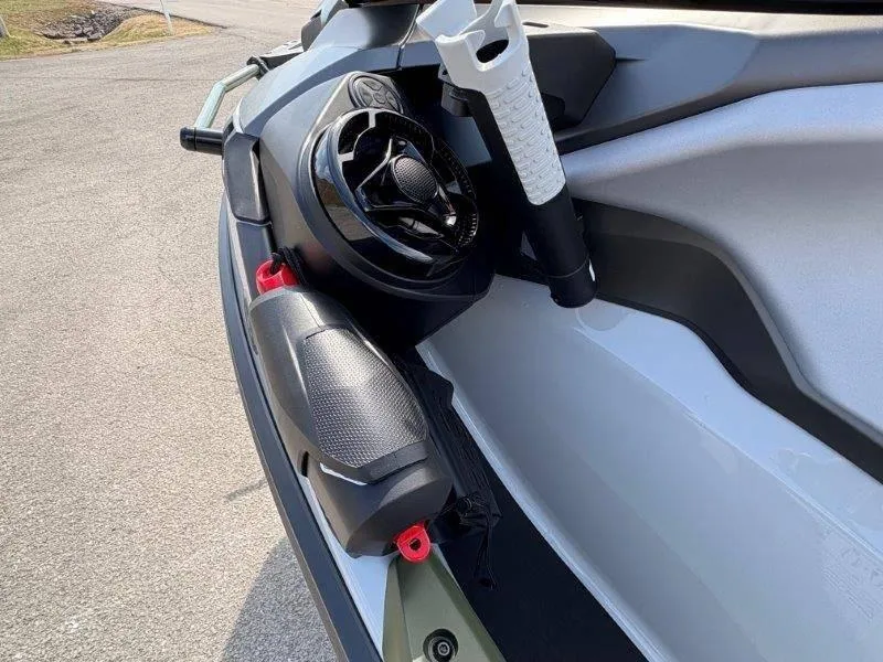 Slide: The Image of Sea-Doo FishPro Apex 300 w/ Sound 2025 - 6