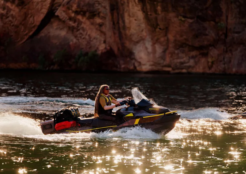 Slide: The Image of Sea-Doo Explorer Pro 170 w/ Sound 2025 - 14