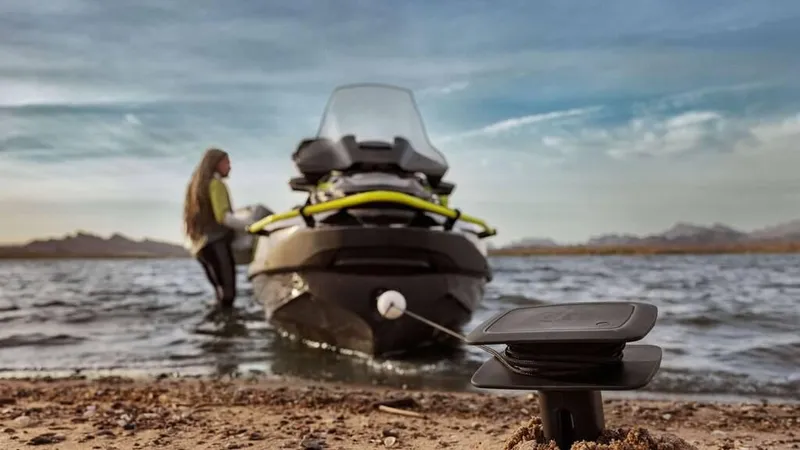Slide: The Image of Sea-Doo Explorer Pro 170 w/ Sound 2025 - 6