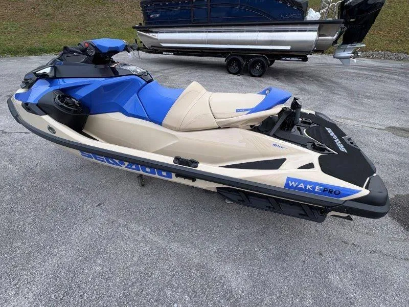 Slide: The Image of Sea-Doo Wake Pro 230 w/ Sound 2025 - 12