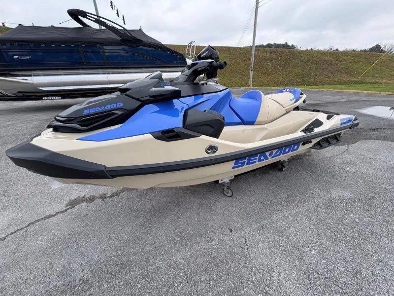 Slide: The Image of Sea-Doo Wake Pro 230 w/ Sound 2025 - 17