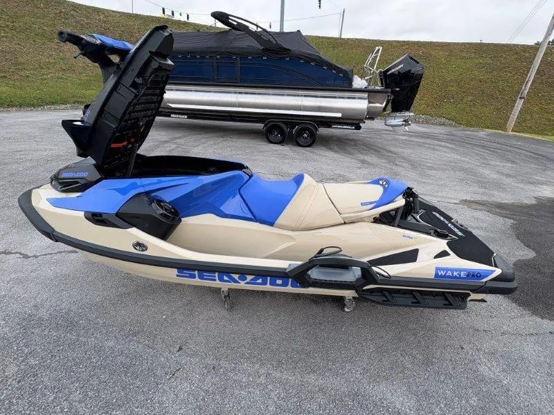 Slide: The Image of Sea-Doo Wake Pro 230 w/ Sound 2025 - 28