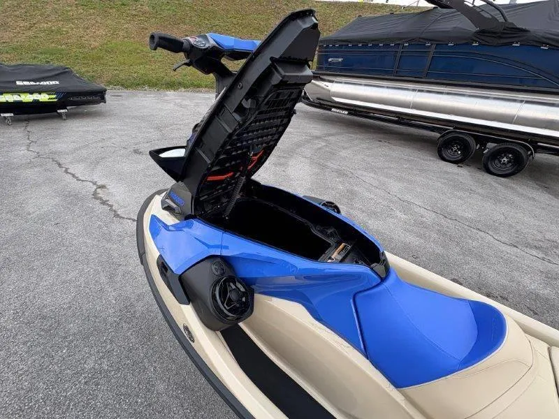 Slide: The Image of Sea-Doo Wake Pro 230 w/ Sound 2025 - 30