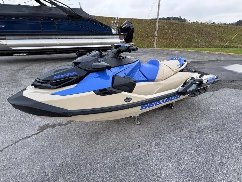 Slide: The Image of Sea-Doo Wake Pro 230 w/ Sound 2025 - 32