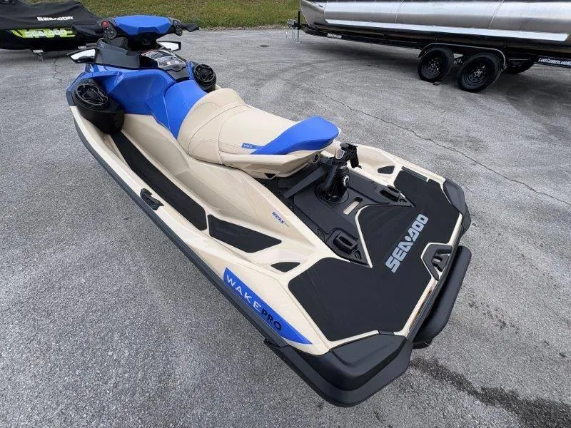 Slide: The Image of Sea-Doo Wake Pro 230 w/ Sound 2025 - 7