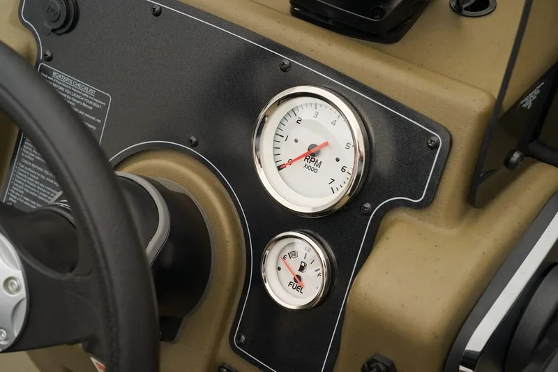 Slide: The Image of Tracker Grizzly 2072 CC Sportsman Kicker 2025 - 56
