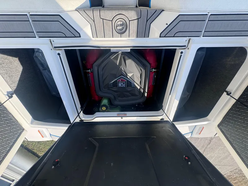 Slide: The Image of Nautique Super Air GS22 2021 - 16