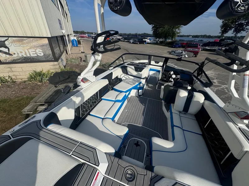 Slide: The Image of Nautique Super Air GS22 2021 - 8