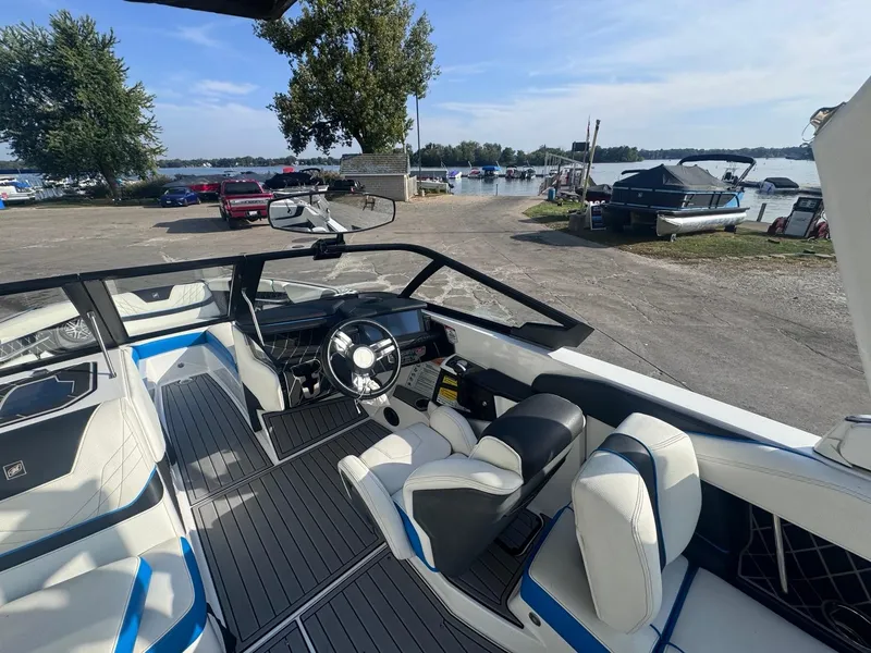 Slide: The Image of Nautique Super Air GS22 2021 - 9