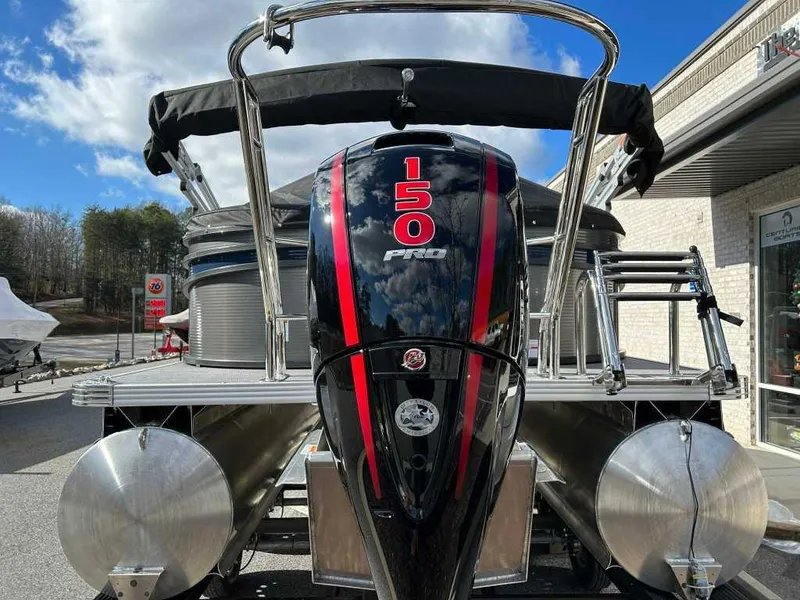 Slide: The Image of 2024 Crest Classic LX 220 SLC pontoon boat with 150 Pro motor. - 12