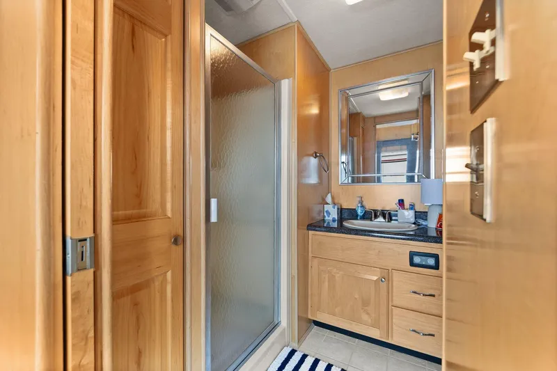 Slide: The Image of Monticello 18 X 70 River Yacht 2003 - 51