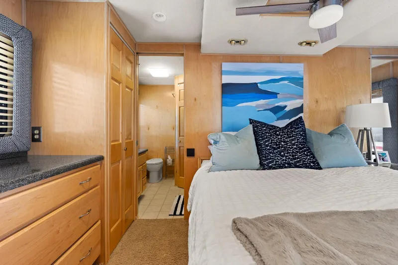 Slide: The Image of Monticello 18 X 70 River Yacht 2003 - 58