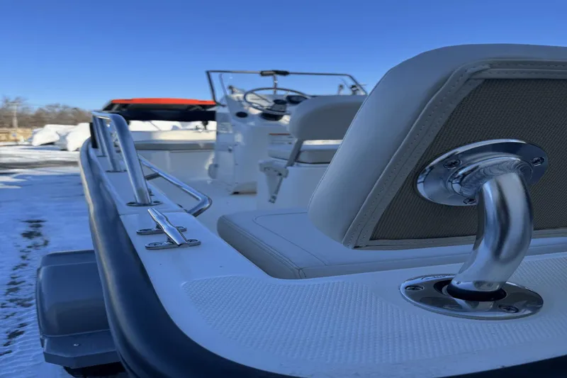 Slide: The Image of Boston Whaler 170 Montauk 2025 - 12