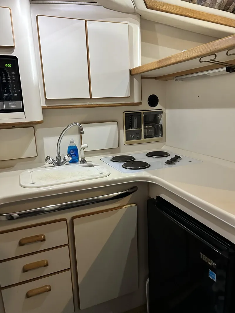 Slide: The Image of Sea Ray 370 Sedan Bridge 1995 - 19