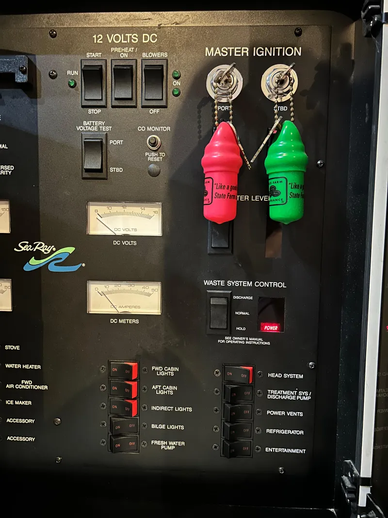 Slide: The Image of Sea Ray 370 Sedan Bridge 1995 - 26