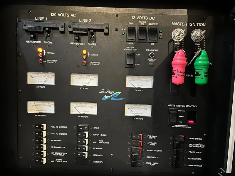 Slide: The Image of Sea Ray 370 Sedan Bridge 1995 - 27