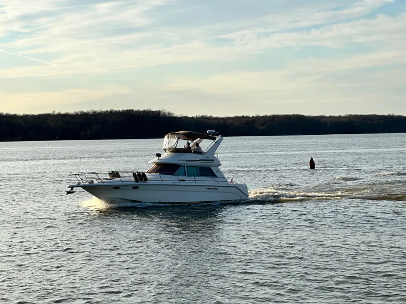 Slide: The Image of Sea Ray 370 Sedan Bridge 1995 - 4