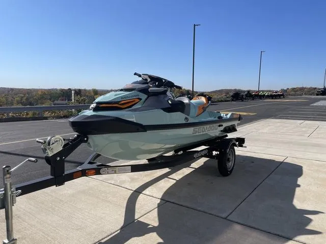 Slide: The Image of Sea-Doo Wake 2024 - 4