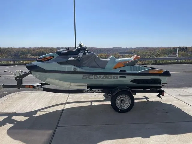 Slide: The Image of Sea-Doo Wake 2024 - 5