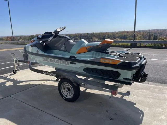 Slide: The Image of Sea-Doo Wake 2024 - 6