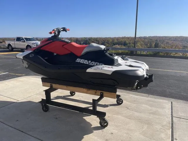 Slide: The Image of Sea-Doo Spark® Trixx™ for 1 Rotax® 900 ACE™ - 90 iBR 2024 - 6