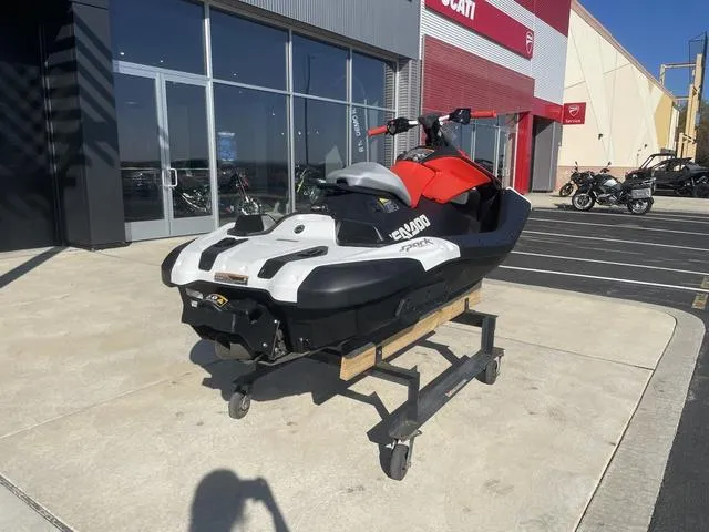 Slide: The Image of Sea-Doo Spark® Trixx™ for 1 Rotax® 900 ACE™ - 90 iBR 2024 - 8