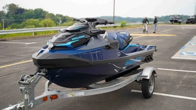 Slide: The Image of Sea-Doo GTX™ 170 Tech, Audio, iDF, iBR 2024 - 3