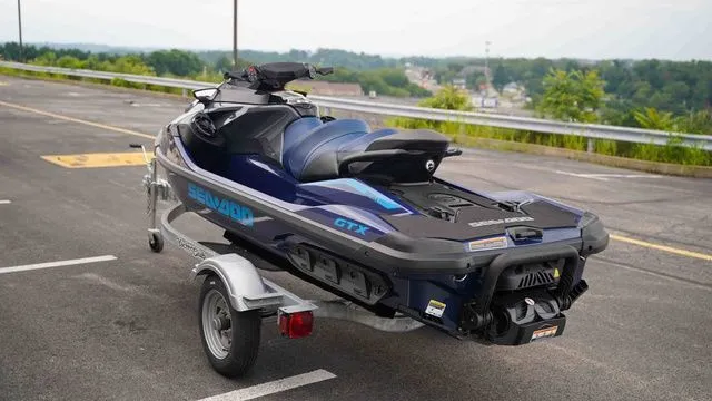 Slide: The Image of Sea-Doo GTX™ 170 Tech, Audio, iDF, iBR 2024 - 6