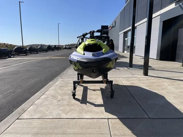 Slide: The Image of Sea-Doo Spark® Trixx™ for 3 Rotax® 900 ACE™ - 90 iBR 2024 - 3