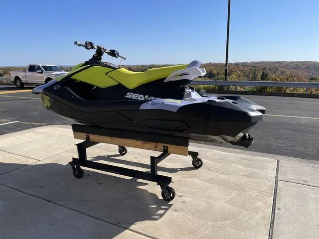 Slide: The Image of Sea-Doo Spark® Trixx™ for 3 Rotax® 900 ACE™ - 90 iBR 2024 - 6