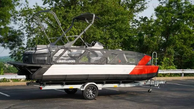 Slide: The Image of Sea-Doo Switch Cruise 21 2024 - 1