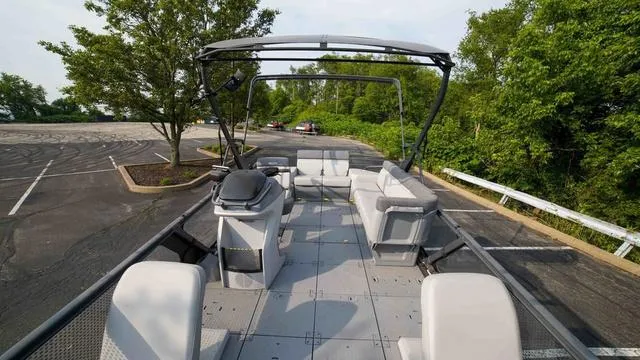 Slide: The Image of Sea-Doo Switch Cruise 21 2024 - 10