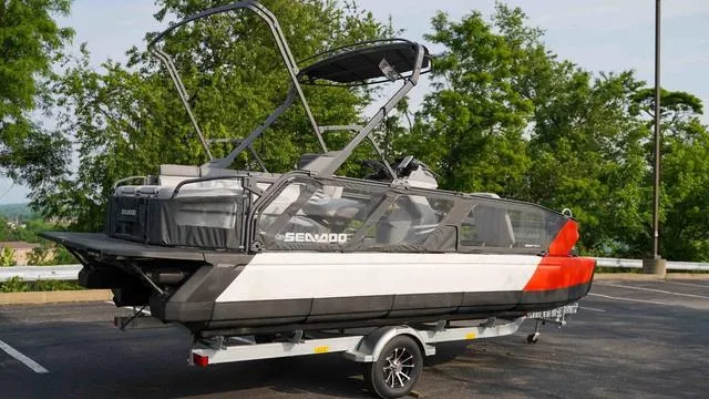 Slide: The Image of Sea-Doo Switch Cruise 21 2024 - 13