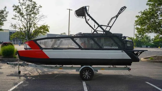 Slide: The Image of Sea-Doo Switch Cruise 21 2024 - 2