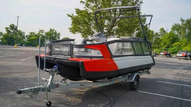 Slide: The Image of Sea-Doo Switch Cruise 21 2024 - 5