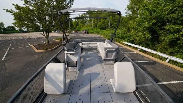 Slide: The Image of Sea-Doo Switch Cruise 21 2024 - 9